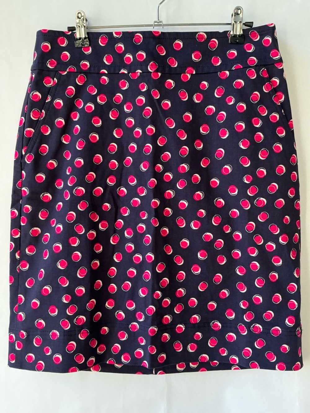 NWT Talbots Navy Pencil Skirt with Pink Dot Pattern Women’s Size 4 Crisp Vibrant